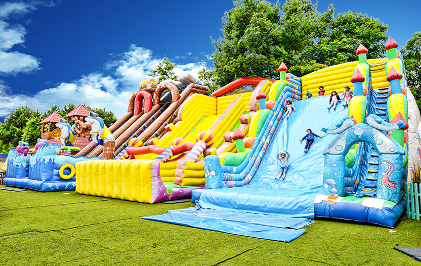 Jeux gonflables pour enfants et familles